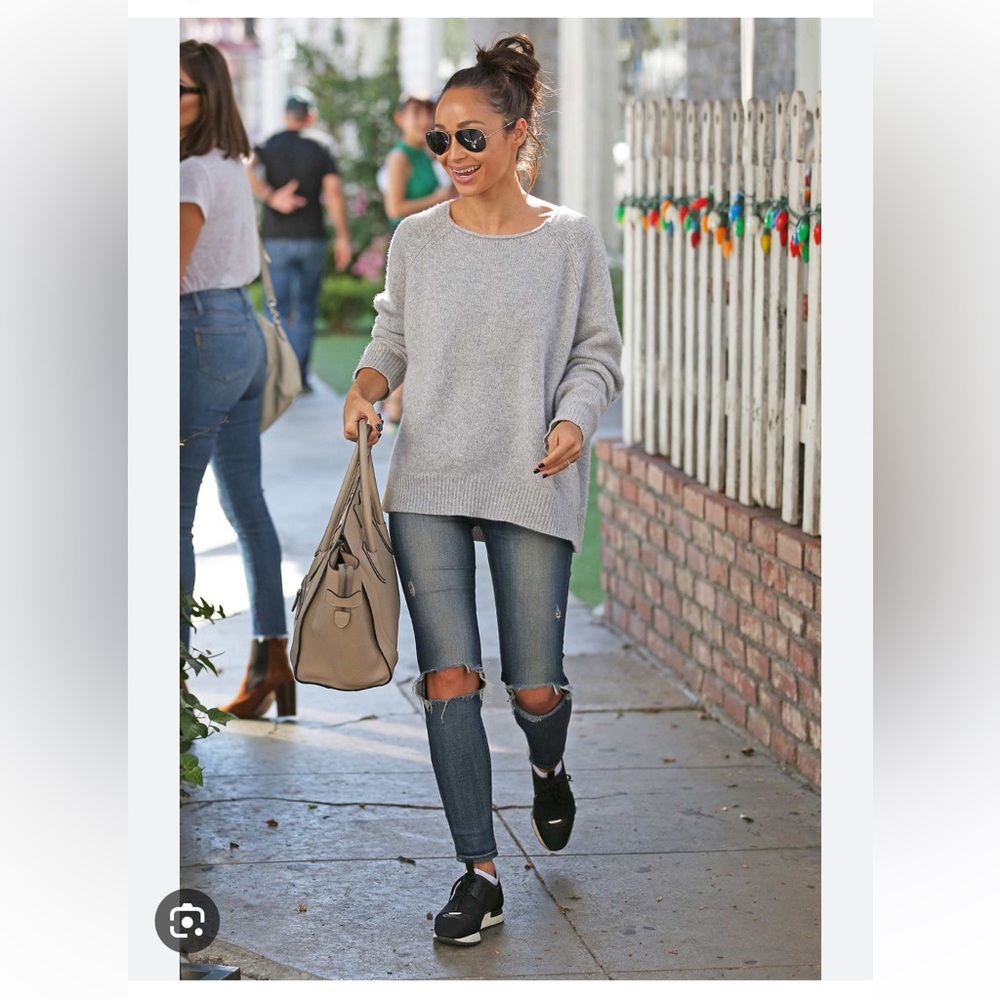 J BRAND MISFIT DISTRESSED CAPRI JEANS